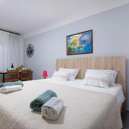 Studio Apartment Miranda Apartment