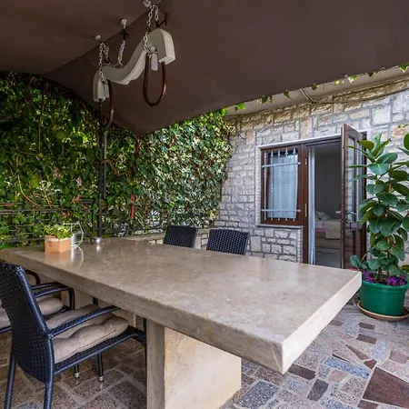 Studio Apartment Miranda